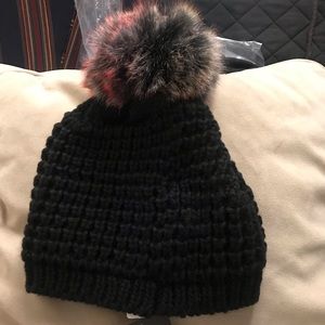 Kyi Kyi hat